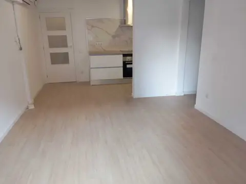 Piso en Avinguda de Sant Esteve, 77