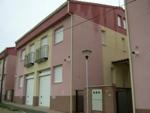Chalet pareado en calle Arroyo de Alcañizo, 16