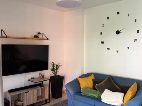 Piso en calle Rosaleda, 16