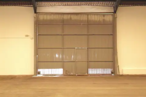 Nave industrial en calle Siderurgia, 4