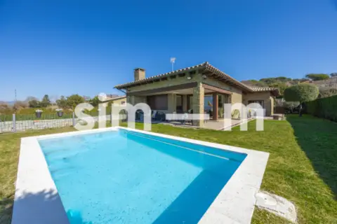 Casa en Urb de La Demunt