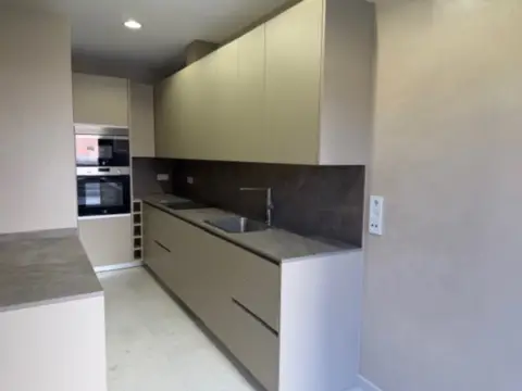 Piso en calle Ansel Clave