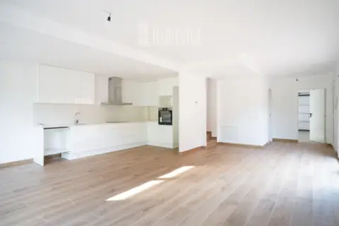 Casa pareada en Carrer del Cadí