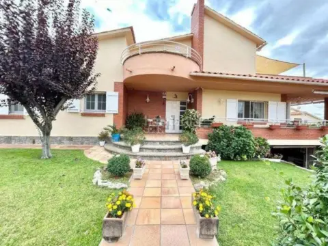 Casa – Cànoves i Samalús, Can Volard, Cànoves