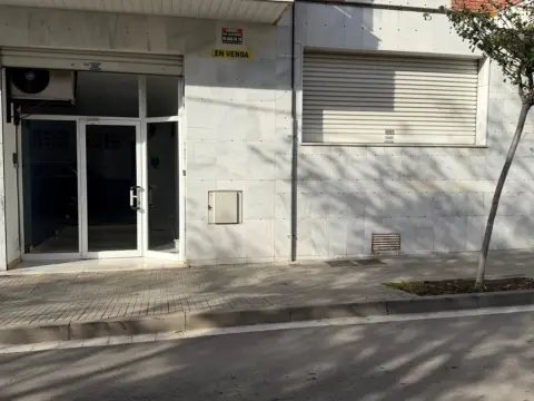 Local comercial en Estalvis