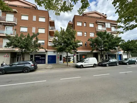 Local comercial en Avinguda dels Països Catalans, 29