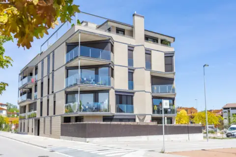 Apartment in Vic