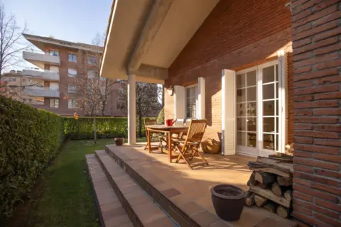 Casa en Carrer de Perot Rocaguinarda