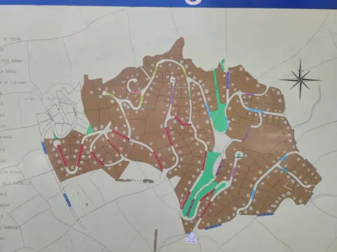 Terreno en Avinguda de la Tortuga, 21