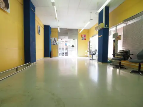Local comercial en Carrer d'Isabel de Villena