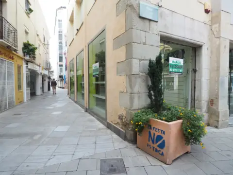 Local comercial en Plaça de les Olles