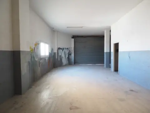 Local comercial en Carrer de Josep Umbert