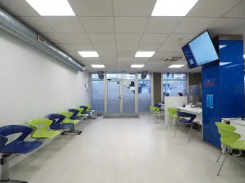 Local comercial en Avinguda de Sant Esteve