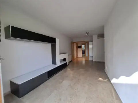 Piso en Els Molins-Poble Sec-Pins Vens