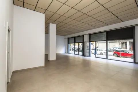Local comercial en Passeig de la Muntanya, 127