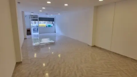 Local comercial en Carrer de Calàbria, 148