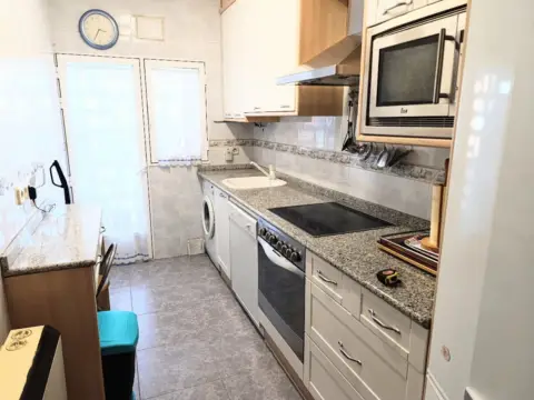 Piso en Avenida Principal