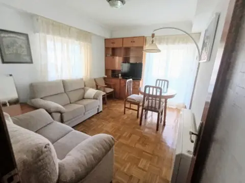 Piso en Avenida Principal