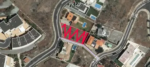 Terreno en calle Abora, 25