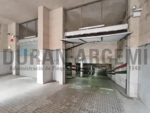 Garaje en Carrer de Santiago Rusiñol, 5