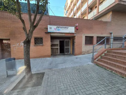 Local comercial en Carrer d'Angel Guimerà