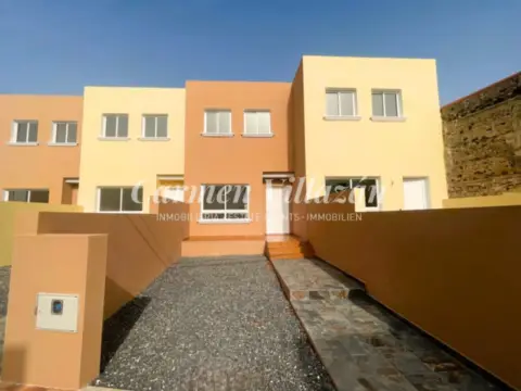 Duplex in calle Isla De Montaña Clara