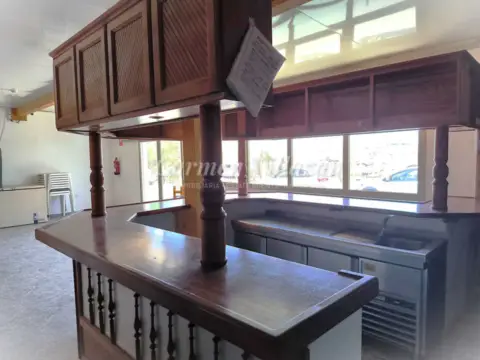 Local comercial en Urbanización Lagos