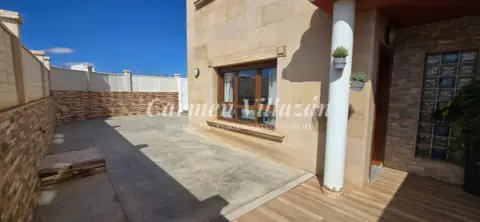 Dúplex en calle Secretario Baez Cabrera