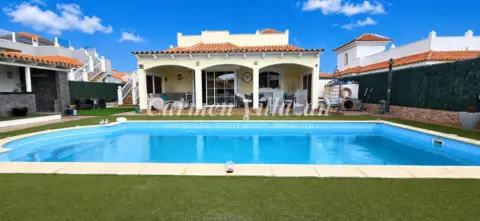 Chalet en calle Hubara in Castillo de Caleta Fuste (Antigua) · Antigua