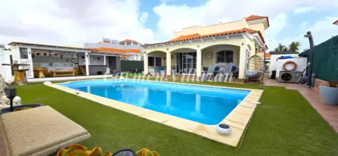 Chalet en calle Hubara