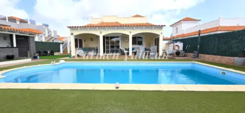 Chalet en calle Hubara