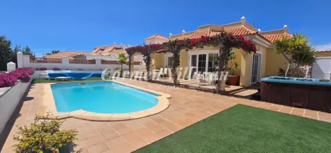 Chalet en calle Jadines de Ayose