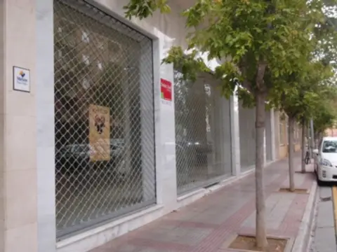 Local comercial en Cascajos-Piqueras
