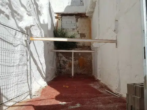 Terreno en calle Alta