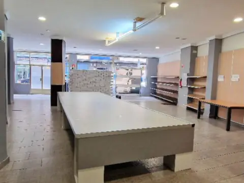 Local comercial en calle del Político Marqués de la Ensenada