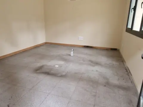 Nave industrial en calle Legardi y Gutierrez Poligono La Albergueria