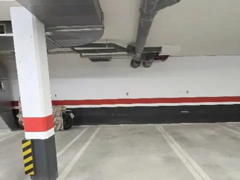 Garaje en calle de la Cofradía del Pez