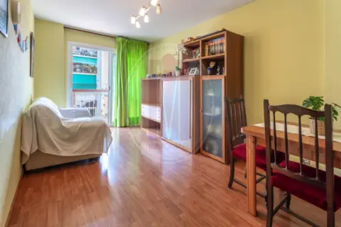 Piso en Avinguda de Can Serra, 90