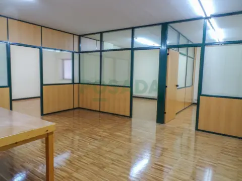 Oficina en calle de Tomás Alonso