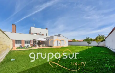 Chalet pareado en Plaza Mayor, nº sn