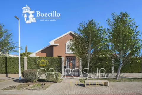 Chalet en calle de Almendro, nº sn