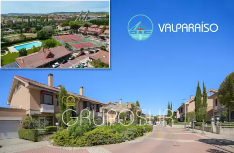 Chalet pareado en Plaza del Nuevo Mundo, 1