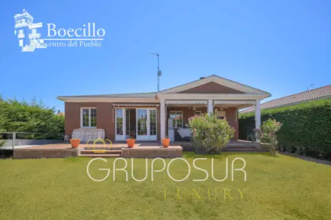 Chalet en calle de Almendro, 1