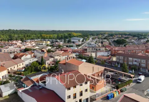 Chalet pareado en calle de los Corrales, 1