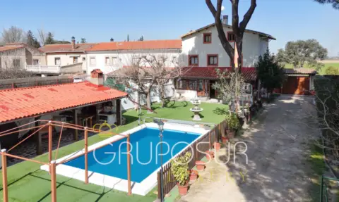 Chalet pareado en calle de Encina, nº sn