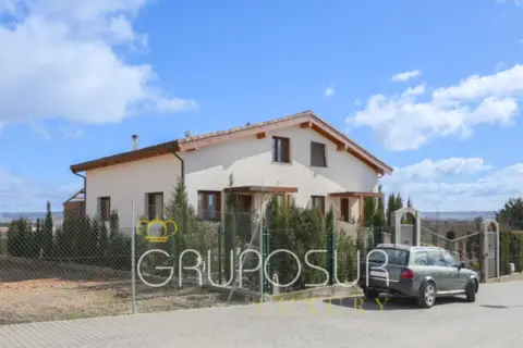 Chalet pareado en calle de la Corbeta, nº sn