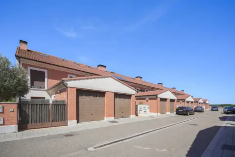 Chalet adosado en calle Arribes del Duero, nº 1