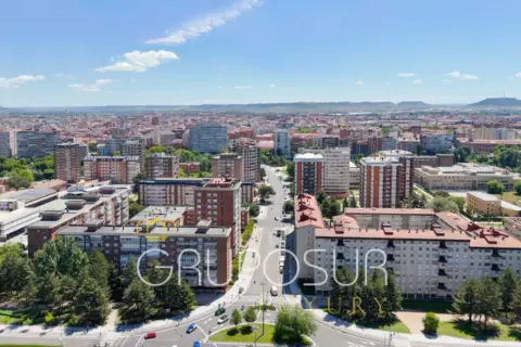 Piso en Avenida de Miguel Ángel Blanco, 1