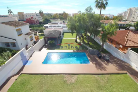 Chalet en calle de los Rosales