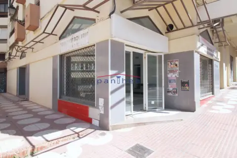 Local comercial en calle de Fray Rafael de Vélez